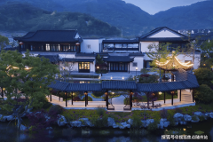 一品』以‌“院墅现房+绿城物业+天然氧吧”‌三